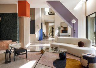 découvrez comment l'architecture postmoderniste façonne et inspire le design intérieur moderne, alliant audace stylistique et fonctionnalité contemporaine.